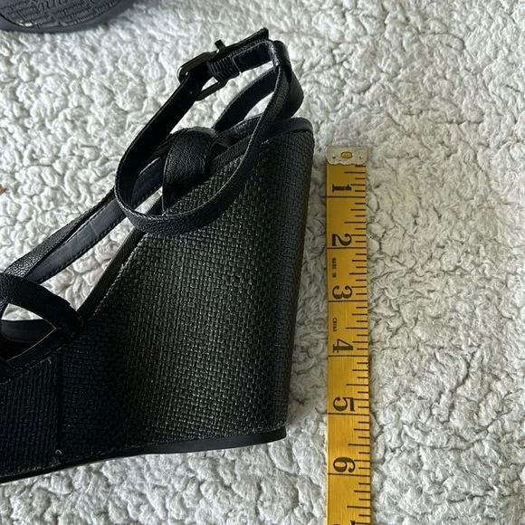 Gianni Bini Women's 10M Ankle Strap Platform Wedge Espadrille Sandals Black - Picture 9 of 10